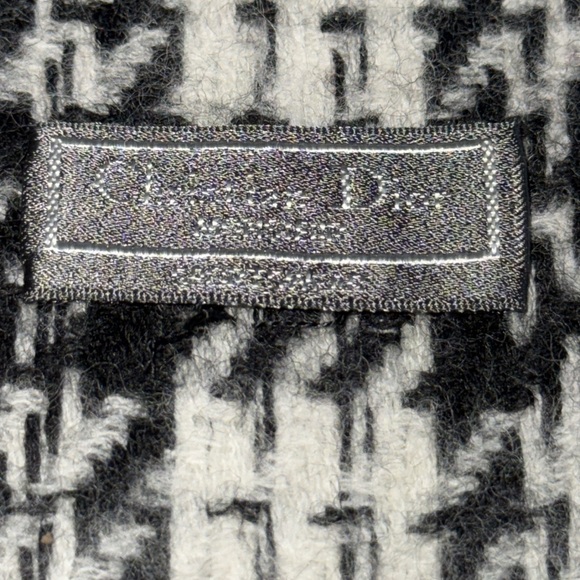 Preloved Christian Dior scarf excellent condition black n white comes with box - Picture 3 of 4